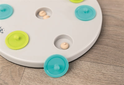 Trixie Snack Board Met 7 Verstopplekken knaagdierspeelgoed 20x20 cm