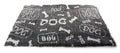 VETBED DOG PRINT GRIJS / WIT GERECYCLED 75X50 CM