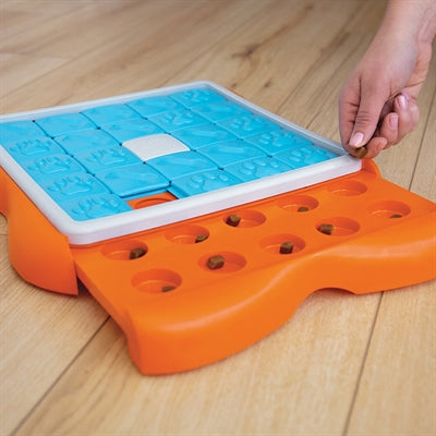 Nina Ottosson Challenge Slider Oranje / Blauw hondenspeelgoed 38x38x5 cm