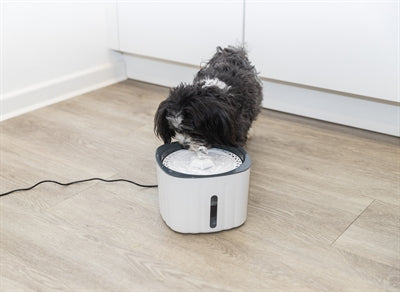 Trixie Drinkfontein Flower Kunststof Wit / Grijs voerbak hond 18,5x18,5x13 cm 2 ltr