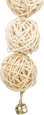 Trixie 3 Rotan Ballen Met Bel Aan Touw Naturel vogelspeelgoed 24 cm