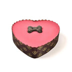 The Barking Bakery Yoghurt Topped Pawty Cake Roze Hart Met Kaars hondenkoekjes