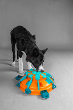 Nina Ottosson Tower of Treats Oranje / Blauw hondenspeelgoed 36x36x11 cm