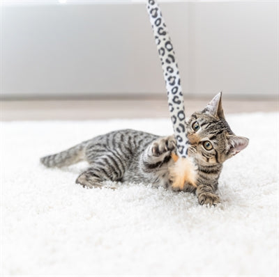 Trixie Kattenhengel Staart Panterprint Pluche Met Kattenkruid / Catnip kattenspeelgoed 51 cm
